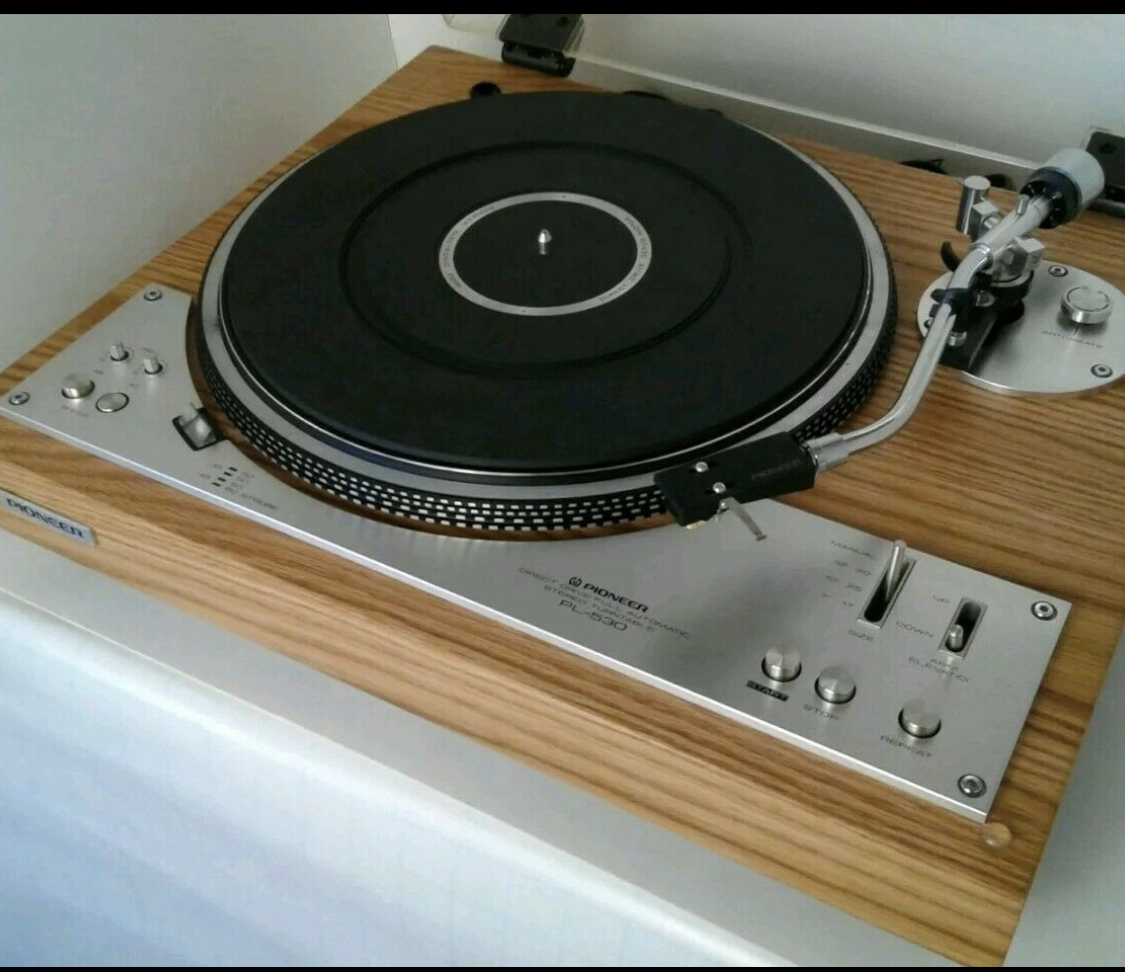 Vintage Pioneer turntable plinth restored with wood veneer